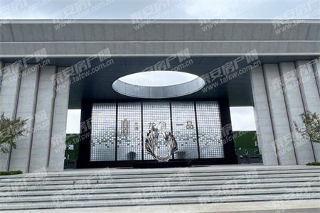 浉河区工区路恒丰花园3室2厅2卫82万136m2精装修出售